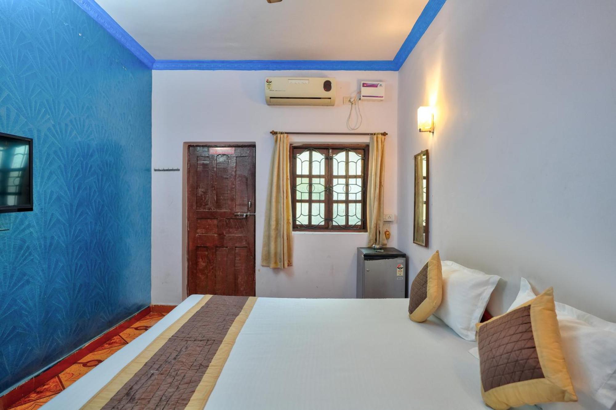 Om Sai Guest House Calangute Extérieur photo