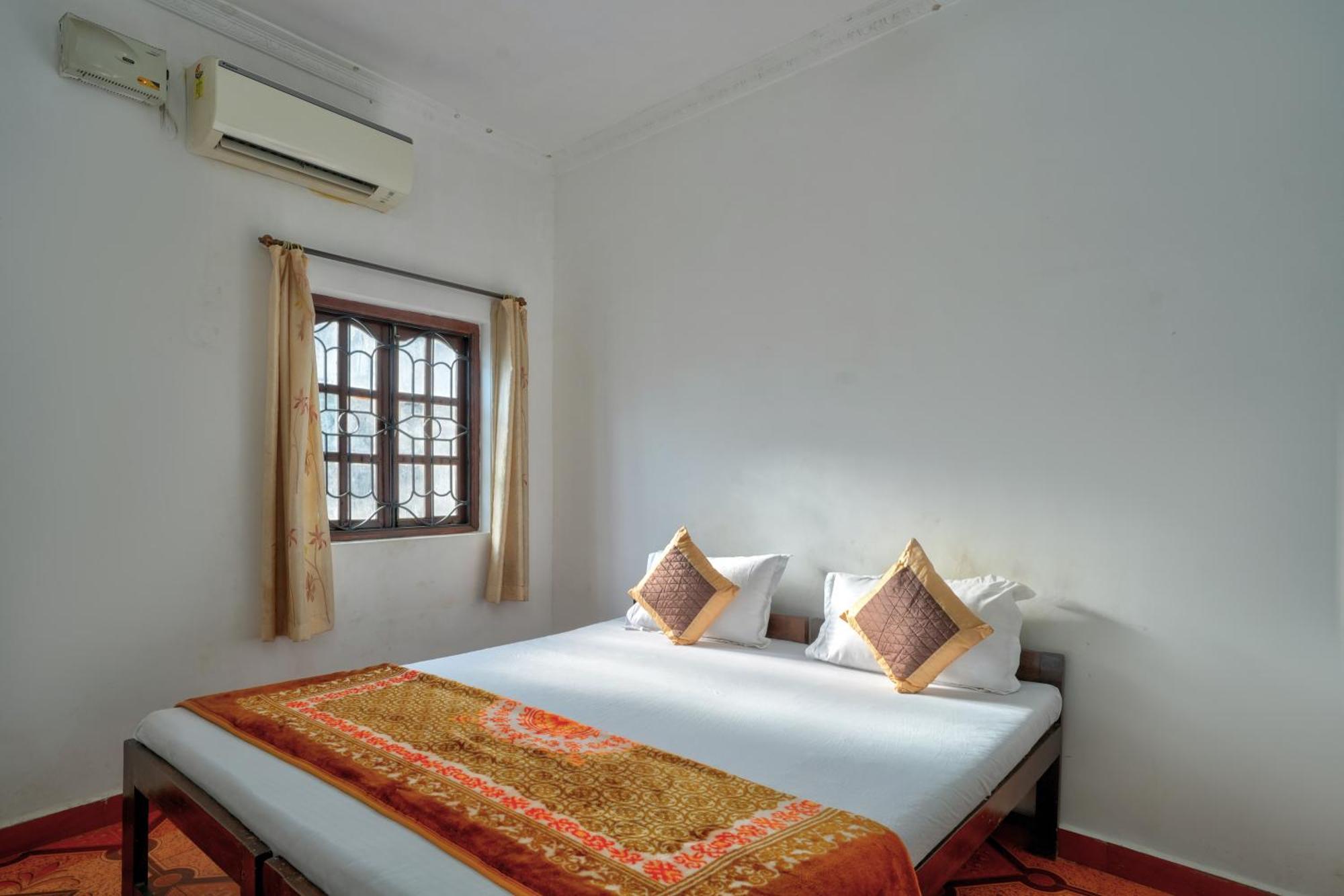 Om Sai Guest House Calangute Extérieur photo