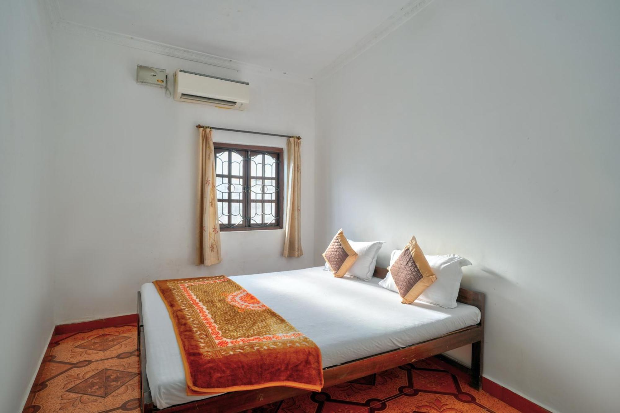 Om Sai Guest House Calangute Extérieur photo