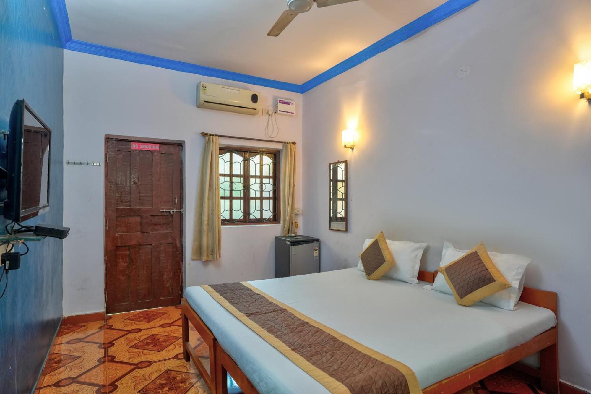 Om Sai Guest House Calangute Extérieur photo
